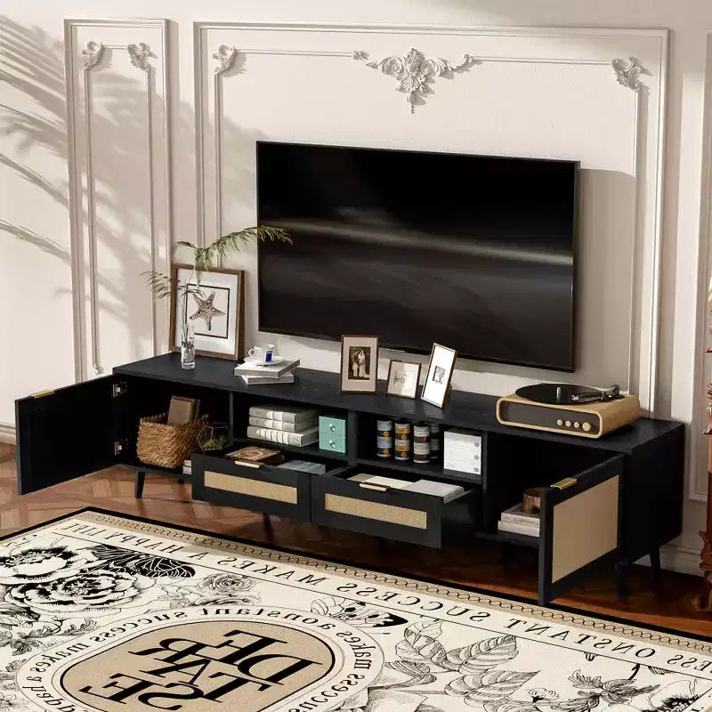 Mobile TV in rattan per TV fino a 85 pollici, console multimediale con gambe in legno massello e vano portaoggetti nascosto
