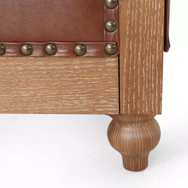 Divano Chesterfield a 3 posti con schienale trapuntato, finiture con borchie e gambe in legno – Pelle sintetica