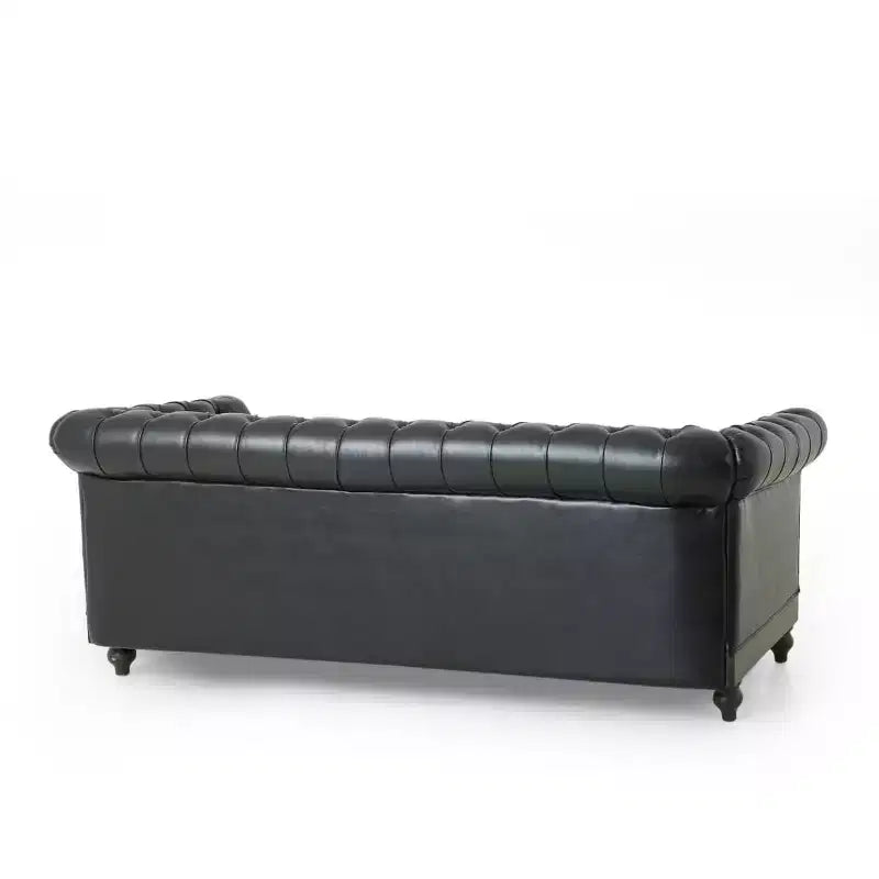 Divano Chesterfield a 3 posti con schienale trapuntato, finiture con borchie e gambe in legno – Pelle sintetica